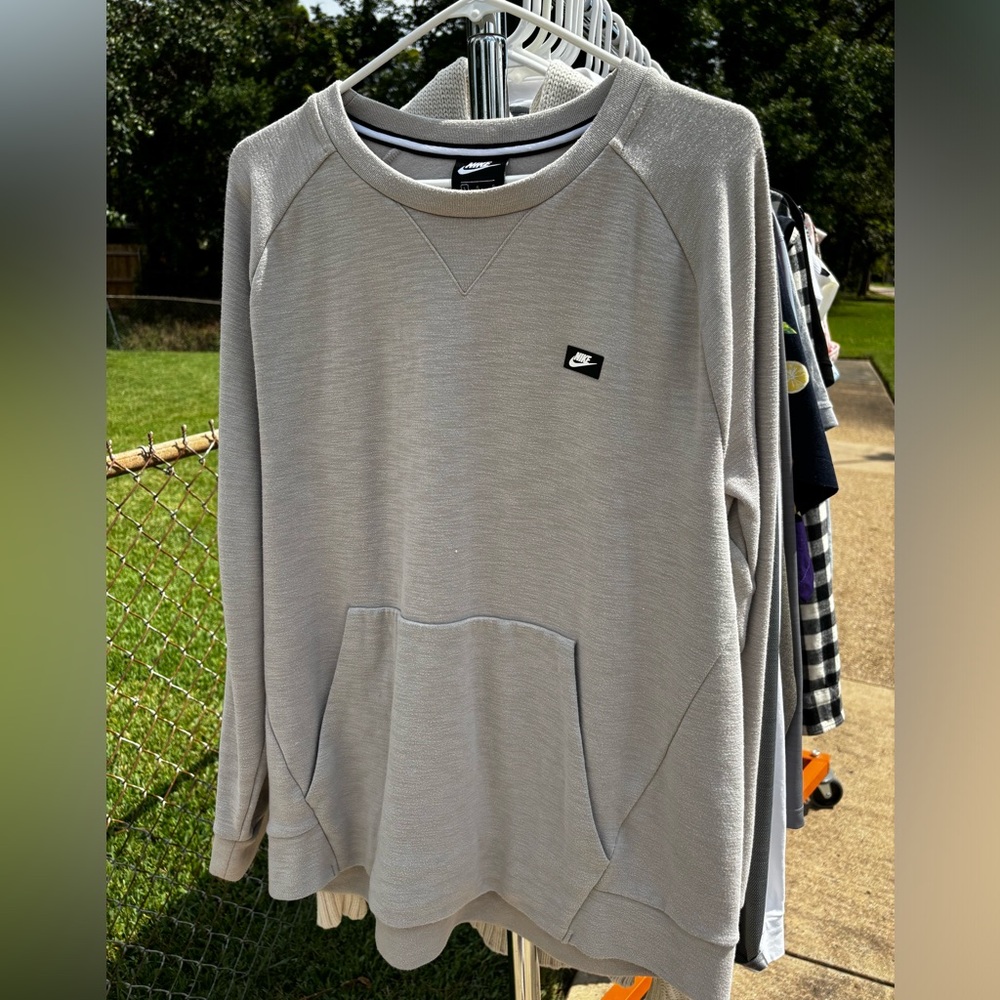Men’s Nike Sweatshirt
